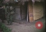 Immagine di Abitanti di un villaggio vietnamita Vietnam, 1967, secondo 29 filmato di repertorio 65675078409