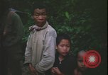 Immagine di Abitanti di un villaggio vietnamita Vietnam, 1967, secondo 50 filmato di repertorio 65675078409