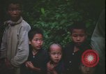 Immagine di Abitanti di un villaggio vietnamita Vietnam, 1967, secondo 53 filmato di repertorio 65675078409