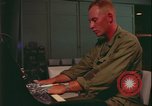 Immagine di Club Danang USO Da Nang Vietnam, 1966, secondo 3 filmato di repertorio 65675078417