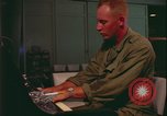 Immagine di Club Danang USO Da Nang Vietnam, 1966, secondo 9 filmato di repertorio 65675078417