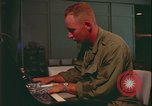 Immagine di Club Danang USO Da Nang Vietnam, 1966, secondo 11 filmato di repertorio 65675078417