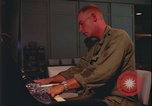 Immagine di Club Danang USO Da Nang Vietnam, 1966, secondo 17 filmato di repertorio 65675078417