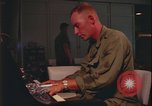 Immagine di Club Danang USO Da Nang Vietnam, 1966, secondo 23 filmato di repertorio 65675078417