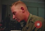 Immagine di Club Danang USO Da Nang Vietnam, 1966, secondo 44 filmato di repertorio 65675078417
