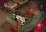 Immagine di Club Danang USO Da Nang Vietnam, 1966, secondo 61 filmato di repertorio 65675078417