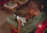 Immagine di Club Danang USO Da Nang Vietnam, 1966, secondo 62 filmato di repertorio 65675078417
