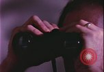 Immagine di notte finestre appartamento United States USA, 1977, secondo 56 filmato di repertorio 65675078432