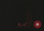 Immagine di notte finestre appartamento United States USA, 1977, secondo 57 filmato di repertorio 65675078432