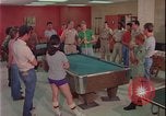 Immagine di i soldati giocano United States USA, 1977, secondo 7 filmato di repertorio 65675078435