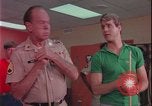 Immagine di i soldati giocano United States USA, 1977, secondo 14 filmato di repertorio 65675078435