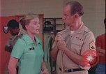 Immagine di i soldati giocano United States USA, 1977, secondo 46 filmato di repertorio 65675078435