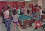 Immagine di i soldati giocano United States USA, 1977, secondo 53 filmato di repertorio 65675078435