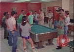 Immagine di i soldati giocano United States USA, 1977, secondo 62 filmato di repertorio 65675078435
