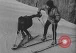 Standbild Teenager Kanada, 1968, aus Sekunde 52 historischem Filmmaterial Videoclip 65675078439