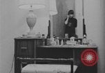 Standbild Ein Teenager-Paar Kanada, 1968, aus Sekunde 12 historischem Filmmaterial Videoclip 65675078440