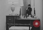 Standbild Ein Teenager-Paar Kanada, 1968, aus Sekunde 14 historischem Filmmaterial Videoclip 65675078440