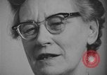 Standbild Ein Teenager-Paar Kanada, 1968, aus Sekunde 18 historischem Filmmaterial Videoclip 65675078440