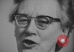 Standbild Ein Teenager-Paar Kanada, 1968, aus Sekunde 31 historischem Filmmaterial Videoclip 65675078440