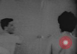Standbild Hockey im Innenbereich Kanada, 1968, aus Sekunde 29 historischem Filmmaterial Videoclip 65675078441