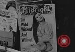 Standbild Zeitschriften für Erwachsene Montreal Kanada, 1968, aus Sekunde 3 historischem Filmmaterial Videoclip 65675078442