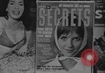 Standbild Zeitschriften für Erwachsene Montreal Kanada, 1968, aus Sekunde 30 historischem Filmmaterial Videoclip 65675078442
