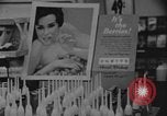 Standbild Zeitschriften für Erwachsene Montreal Kanada, 1968, aus Sekunde 51 historischem Filmmaterial Videoclip 65675078442
