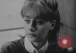 Standbild Mädchen im Teenageralter Kanada, 1968, aus Sekunde 11 historischem Filmmaterial Videoclip 65675078443