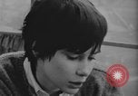 Standbild Mädchen im Teenageralter Kanada, 1968, aus Sekunde 14 historischem Filmmaterial Videoclip 65675078443