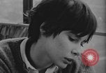 Standbild Mädchen im Teenageralter Kanada, 1968, aus Sekunde 15 historischem Filmmaterial Videoclip 65675078443
