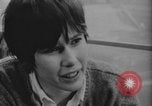 Standbild Mädchen im Teenageralter Kanada, 1968, aus Sekunde 37 historischem Filmmaterial Videoclip 65675078443