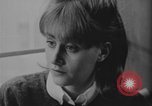 Standbild Mädchen im Teenageralter Kanada, 1968, aus Sekunde 38 historischem Filmmaterial Videoclip 65675078443