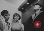 Standbild Junges Paar Kanada, 1968, aus Sekunde 23 historischem Filmmaterial Videoclip 65675078446