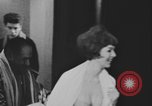Standbild Junges Paar Kanada, 1968, aus Sekunde 32 historischem Filmmaterial Videoclip 65675078446