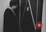 Standbild Junges Paar Kanada, 1968, aus Sekunde 39 historischem Filmmaterial Videoclip 65675078446