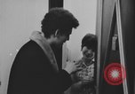 Standbild Junges Paar Kanada, 1968, aus Sekunde 56 historischem Filmmaterial Videoclip 65675078446