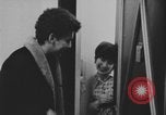 Standbild Junges Paar Kanada, 1968, aus Sekunde 57 historischem Filmmaterial Videoclip 65675078446