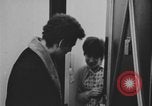 Standbild Junges Paar Kanada, 1968, aus Sekunde 61 historischem Filmmaterial Videoclip 65675078446