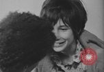 Standbild Ein Teenager-Paar Kanada, 1968, aus Sekunde 4 historischem Filmmaterial Videoclip 65675078447