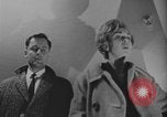 Standbild Ein Teenager-Paar Kanada, 1968, aus Sekunde 32 historischem Filmmaterial Videoclip 65675078447