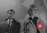 Standbild Ein Teenager-Paar Kanada, 1968, aus Sekunde 33 historischem Filmmaterial Videoclip 65675078447