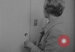 Standbild Ein Teenager-Paar Kanada, 1968, aus Sekunde 45 historischem Filmmaterial Videoclip 65675078447