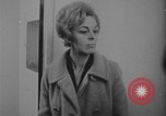 Standbild Ein Teenager-Paar Kanada, 1968, aus Sekunde 47 historischem Filmmaterial Videoclip 65675078447