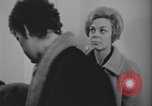 Standbild Ein Teenager-Paar Kanada, 1968, aus Sekunde 50 historischem Filmmaterial Videoclip 65675078447