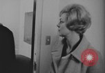 Standbild Ein Teenager-Paar Kanada, 1968, aus Sekunde 51 historischem Filmmaterial Videoclip 65675078447