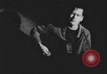 Standbild Gitarre singen Volksmusik Kanada, 1968, aus Sekunde 40 historischem Filmmaterial Videoclip 65675078448
