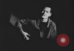 Standbild Gitarre singen Volksmusik Kanada, 1968, aus Sekunde 42 historischem Filmmaterial Videoclip 65675078448