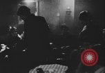 Standbild Gitarre singen Volksmusik Kanada, 1968, aus Sekunde 51 historischem Filmmaterial Videoclip 65675078448