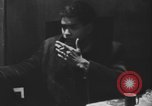 Standbild Gitarre singen Volksmusik Kanada, 1968, aus Sekunde 57 historischem Filmmaterial Videoclip 65675078448