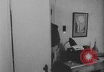 Standbild Ein Teenager-Paar Kanada, 1968, aus Sekunde 3 historischem Filmmaterial Videoclip 65675078449